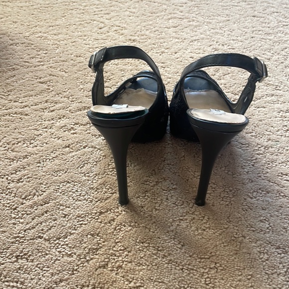 Black lace heels - Picture 6 of 7